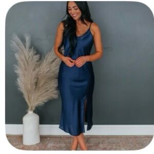 Elegant Navy Blue Lace Midi Dress